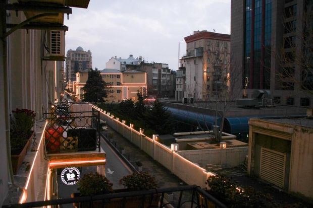 Hoteldə arvadını bıçaqlayan şəxsə HÖKM OXUNDU