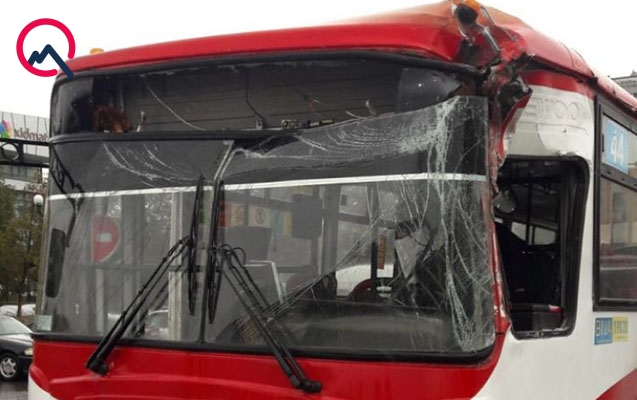 Bakıda marşrut avtobusları toqquşdu