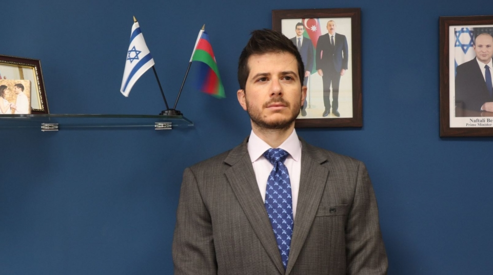 İsrail səfiri: “Bu şüşəni açmaq vaxtıdır!” - FOTO