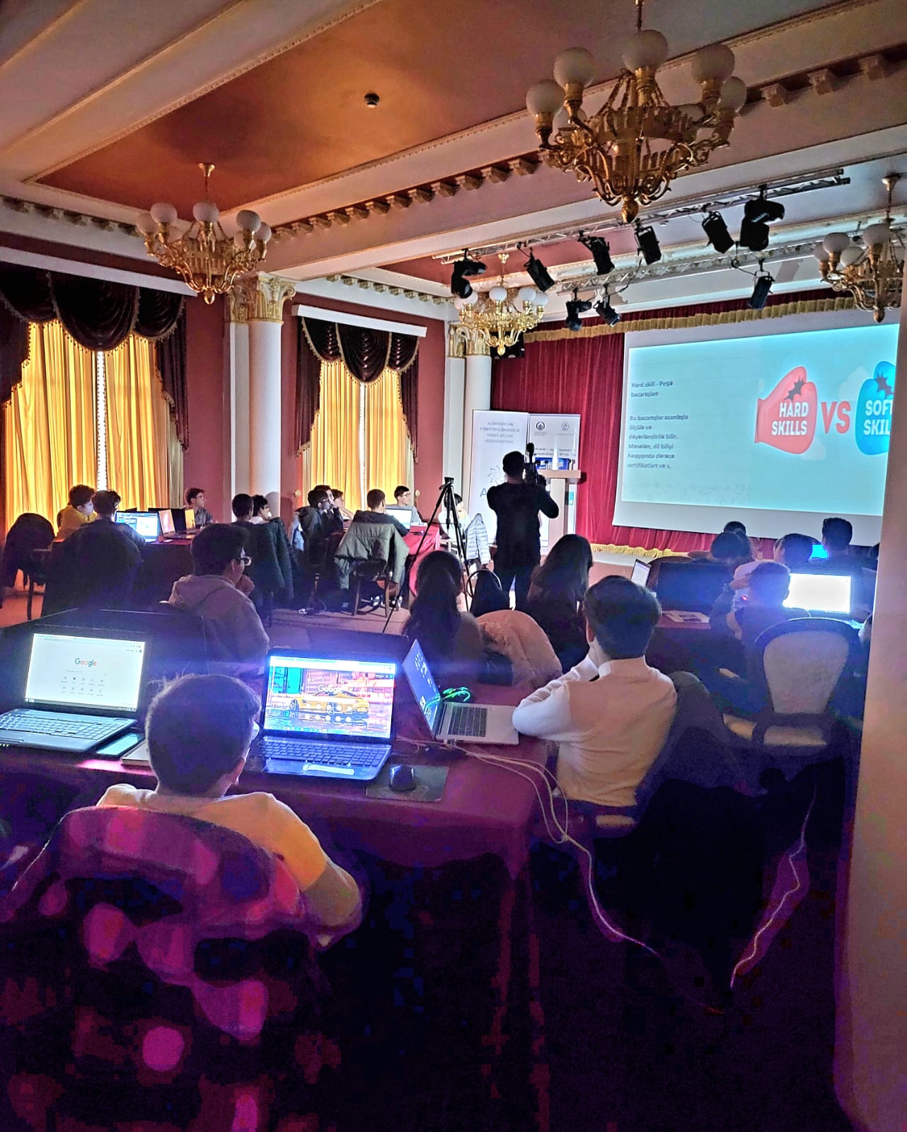 “Soft skills” layihəsi çərçivəsində təlimlər keçirildi - FOTOLAR