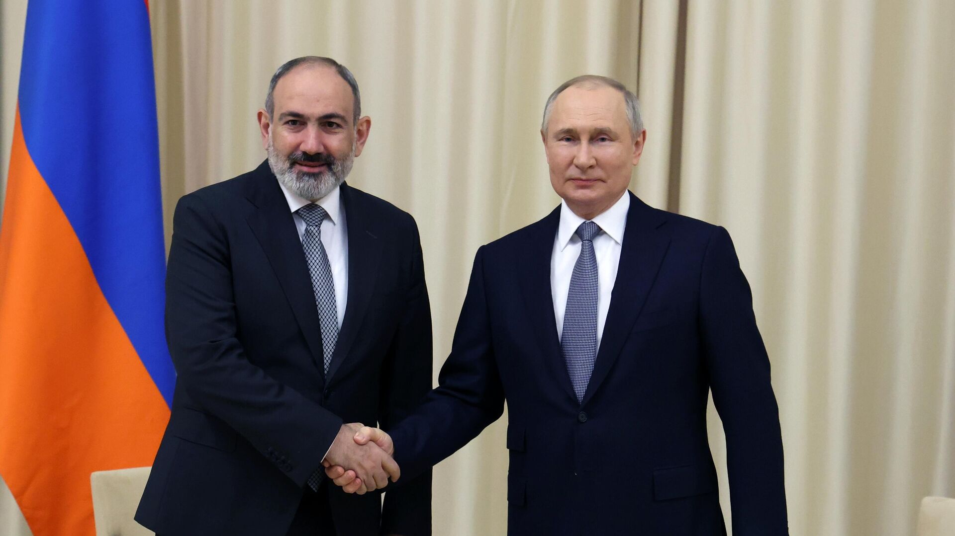 Putinlə Paşinyan təkbətək görüşdülər – SÖHBƏTİN MƏTNİ