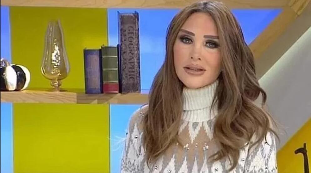 Məşhur müğənni canlı yayımda ağlayaraq Ərdoğana müraciət etdi - VİDEO