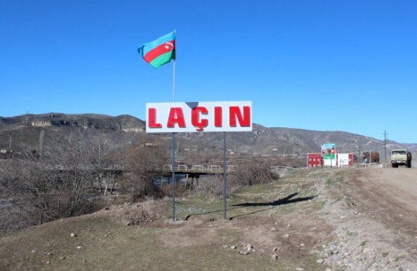 Bayrağımız Laçında əbədi dalğalanacaq