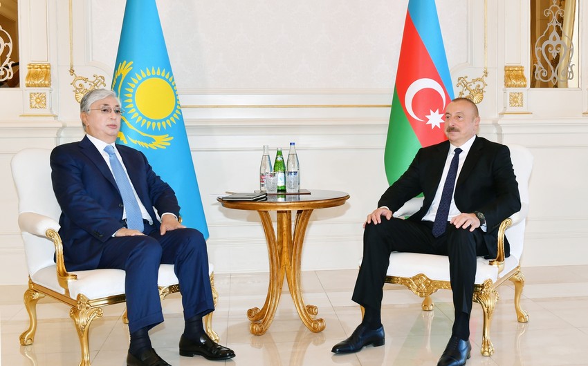 Kasım-Jomart Tokayev İlham Əliyevi TƏBRİK ETDİ