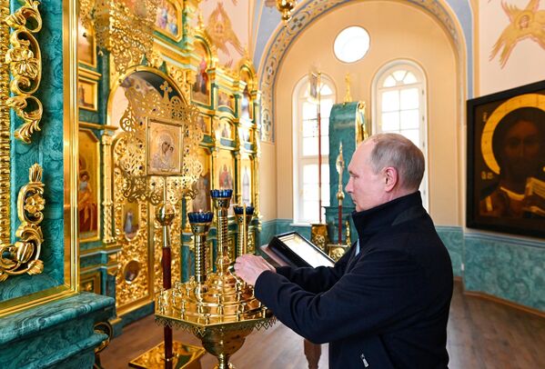 “Putin tanrı tərəfindən göndərilib...” – Ukraynalı siyasətçi
