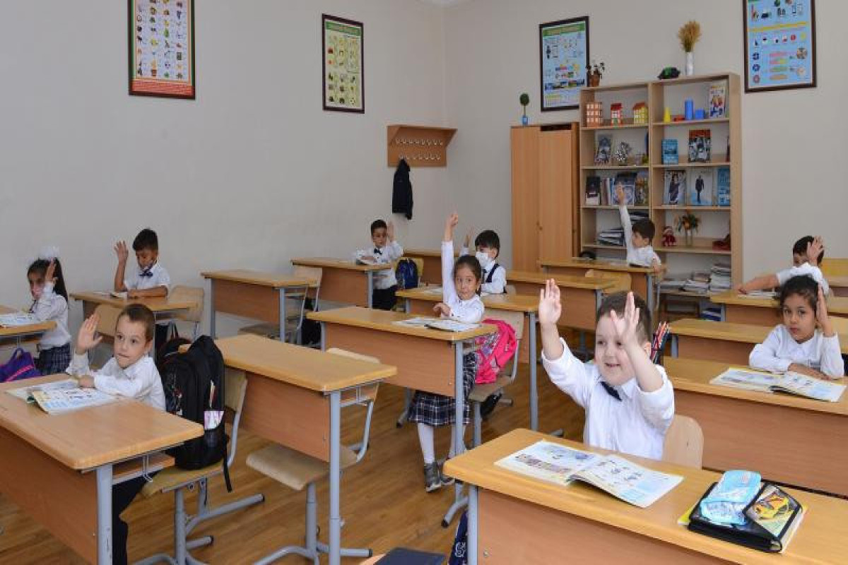 Azərbaycanda şagird yerdəyişməsi dayandırıldı
