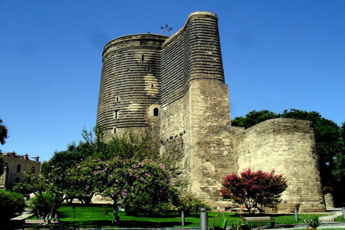 Qız Qalasının qarşısındakı körpü təmirə bağlanır