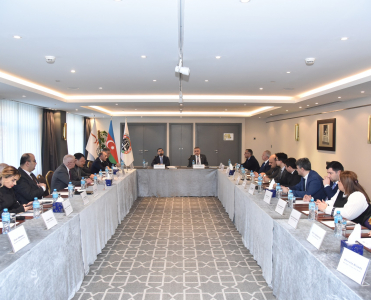 Vəkillər Kollegiyasının üzvlərinə ianə sertifikatları təqdim edildi
