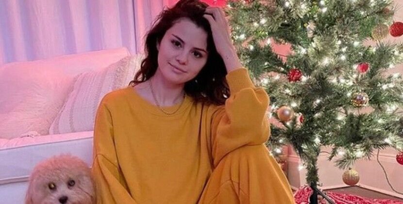 Selena Qomez makiyajsız fotosunu paylaşdı - FOTO