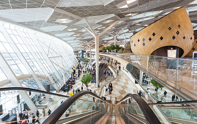 Özünü Bakı aeroportunda öldürmək istədi