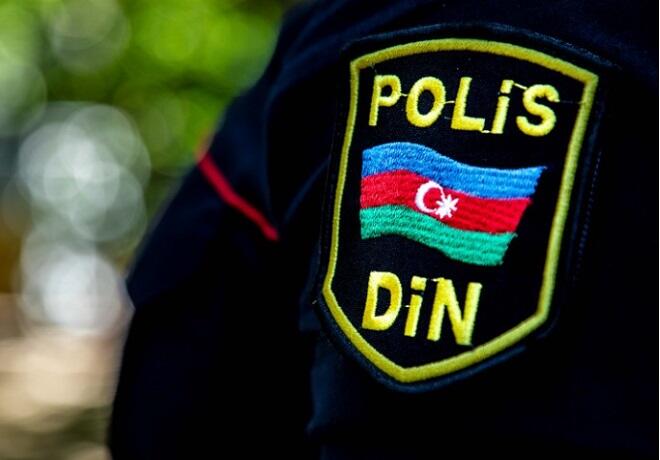 Bakıda ağır qəza: Polis xəsarət aldı