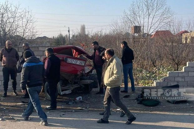 Şəmkirdə avtomobillər toqquşub, ölən var