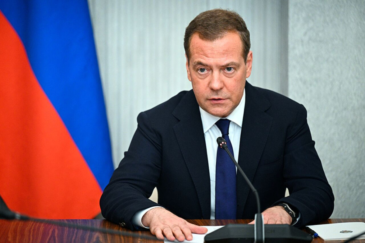 Medvedev yenə nüvə silahı ilə HƏDƏLƏDİ