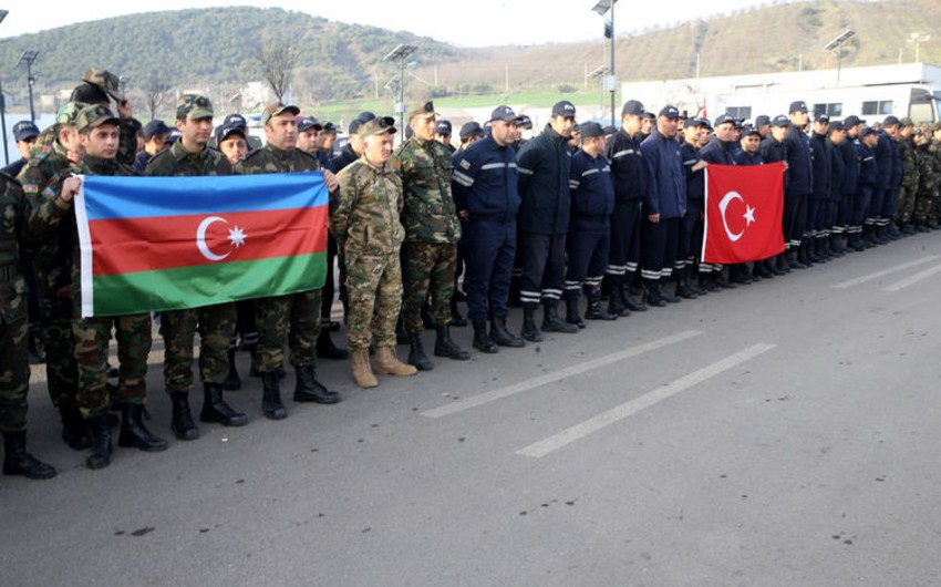 Azərbaycan xilasedicilərinin bir qrupu Vətənə yola salınıb - FOTO