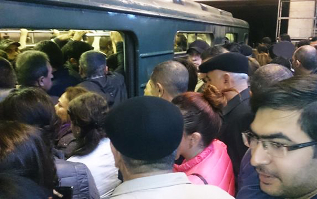 Bakı metrosunda sərnişin öldü