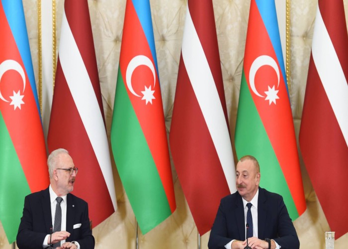 Prezidentlər mətbuata bəyanatlarla çıxış EDİBLƏR - FOTOLAR