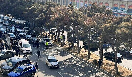 Bakının mərkəzindəki silahlı insidentin YENİ GÖRÜNTÜLƏRİ
