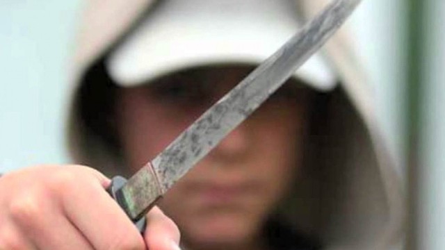 Naxçıvanda şagird sinif yoldaşını bıçaqladı