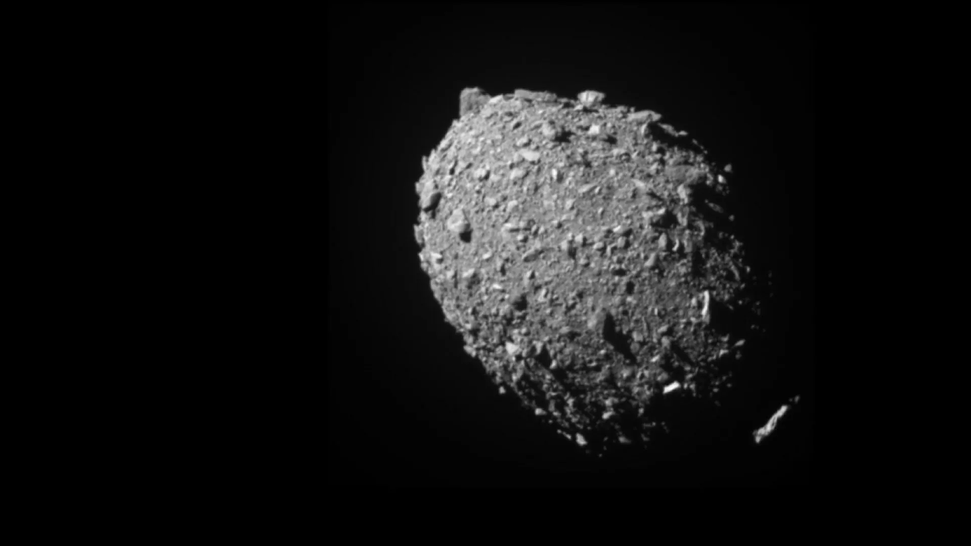 Çoxmərtəbəli bina böyüklüyündə asteroid Yerə yaxınlaşır - FOTO