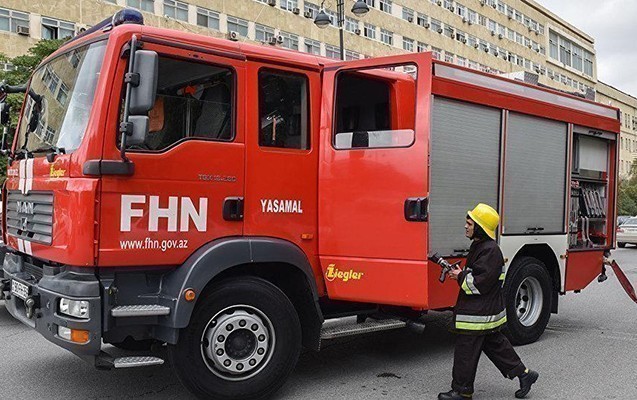 Bakıda evdə yanğın oldu - 2 nəfər xəsarət aldı