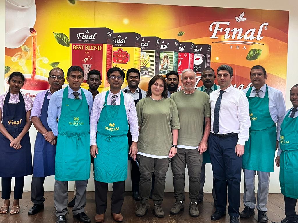 Azad İstehlakçılar Birliyinin sədri Şri-Lankada “Final” çay fabrikini ziyarət etdi - FOTO