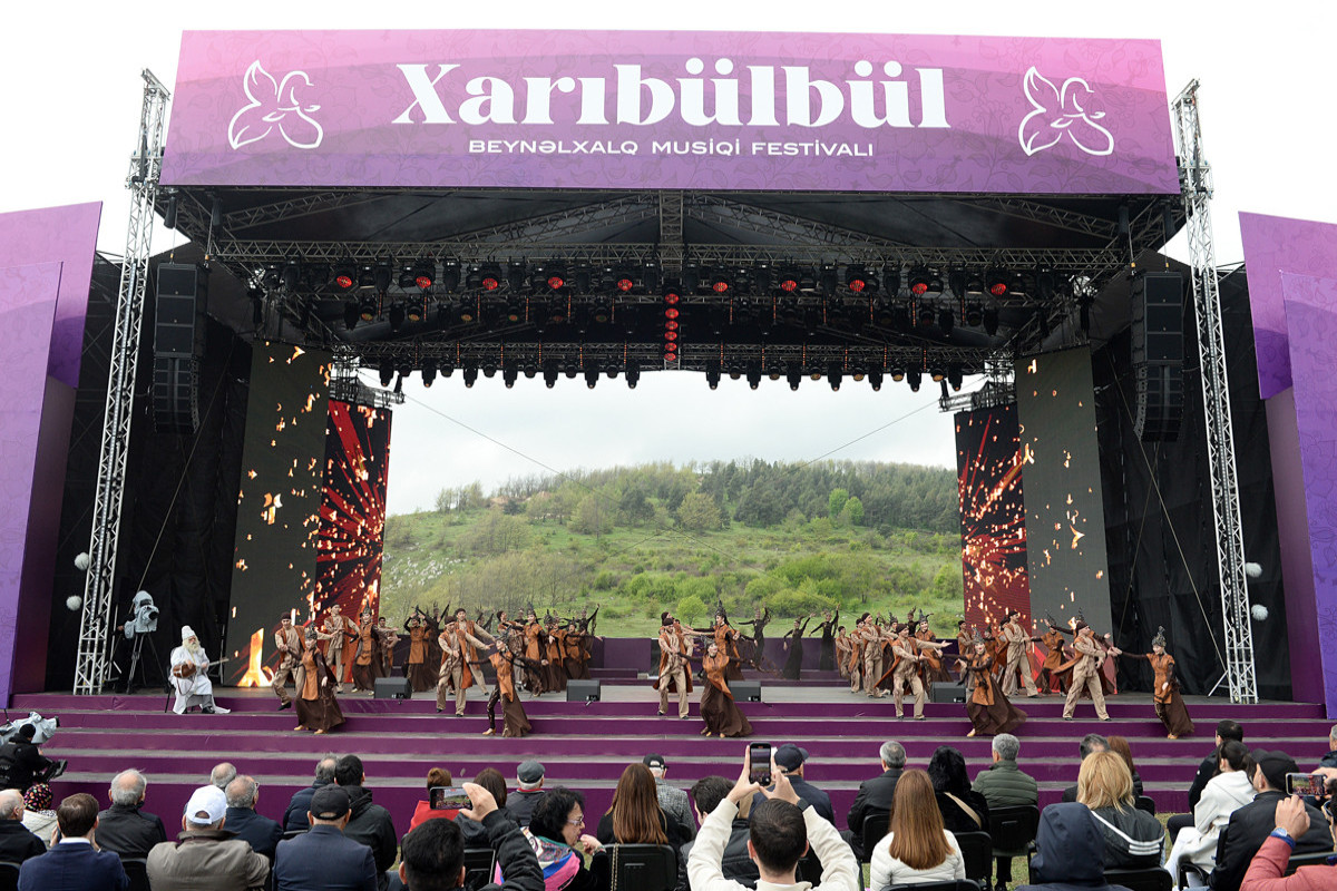 Cıdır düzündə “Xarıbülbül” festivalının açılış konserti oldu - FOTO 