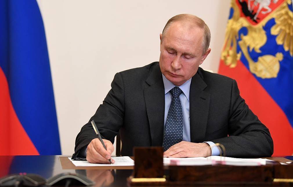 Putin onlar üçün qaydaları ÇƏTİNLƏŞDİRDİ - SƏRƏNCAM