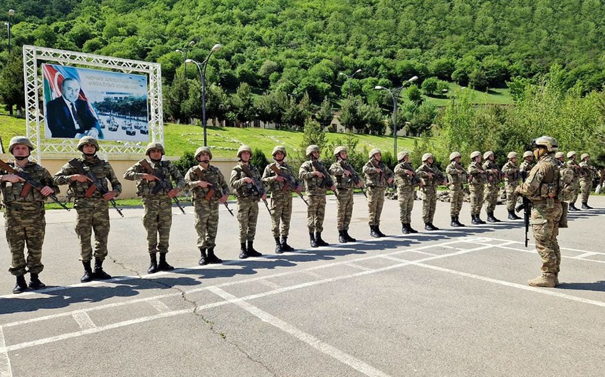 Hərbi vəzifəlilər yenidən toplandı - FOTO