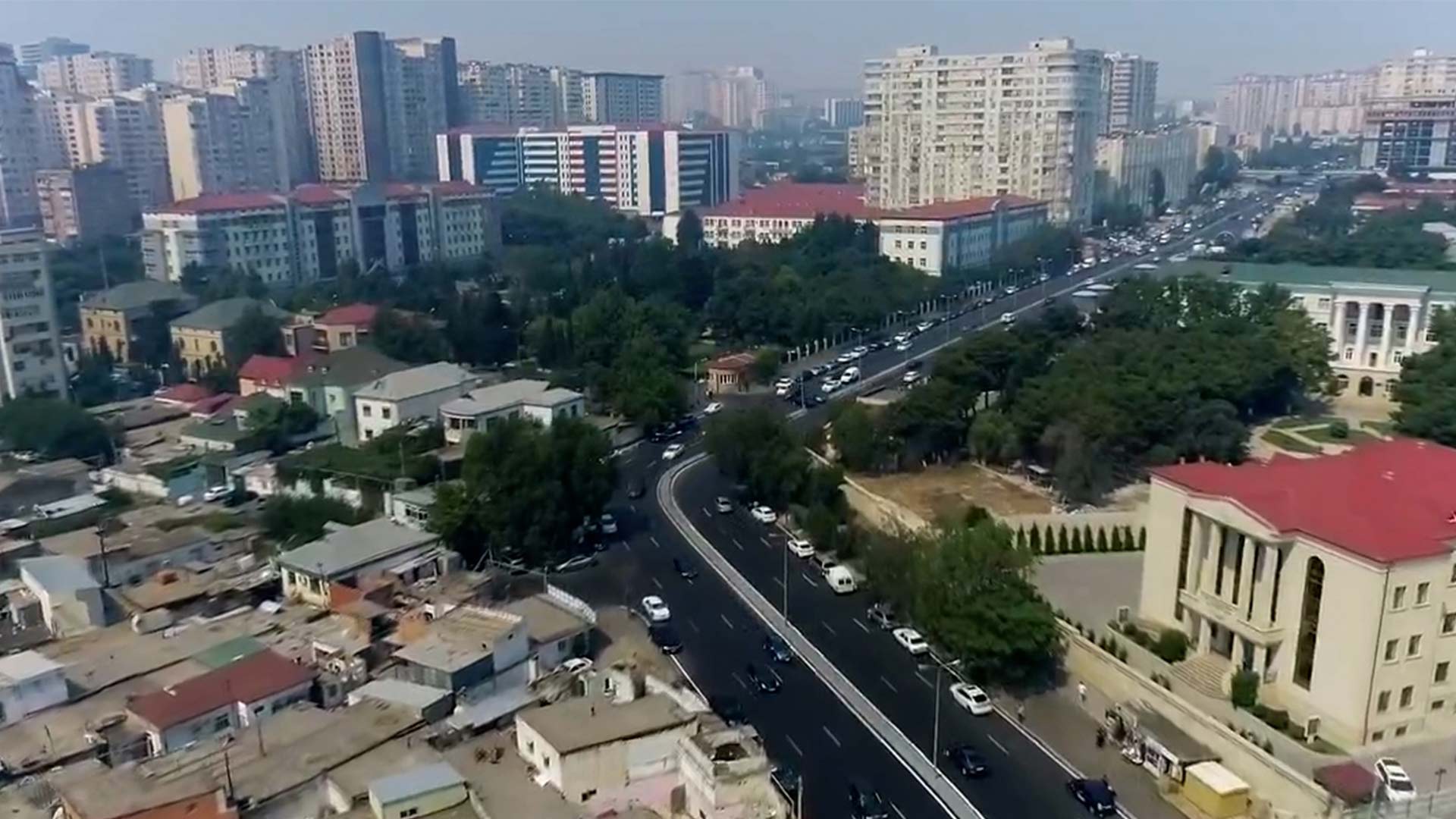 Nəsimi rayonu Bakının tikinti meydançasına çevrilib