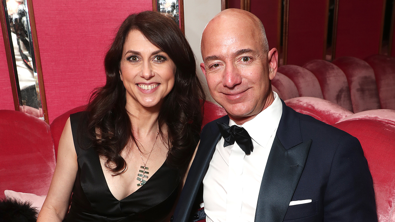 “Amazon”un yaradıcısı NİŞANLANDI