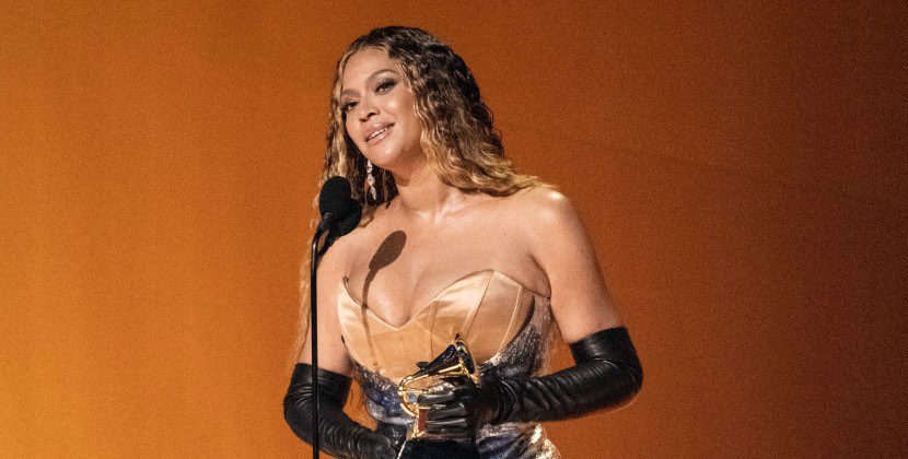 Beyonce konsertində Tina Turneri yad etdi