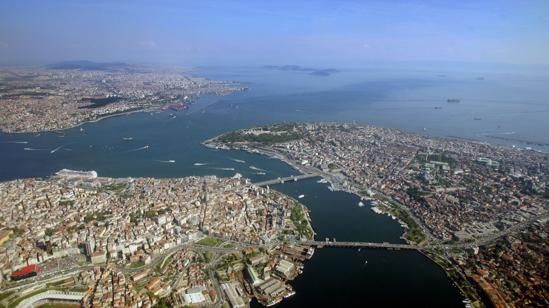 Türkiyə Bosfor və Dardaneldən keçid qiymətlərini artırdı – YENİ TARİFLƏR