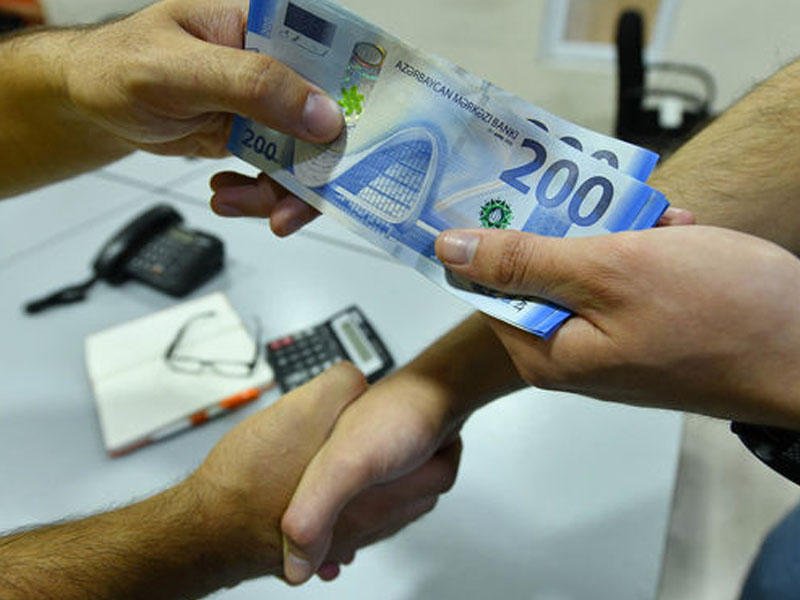 Vəzifəli şəxsin nə qədər rüşvət aldığı məlum oldu