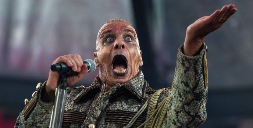 “Rammstein” solisti Till Lindemann zorlamada ittiham olunur - “Rus izi” nədir? 