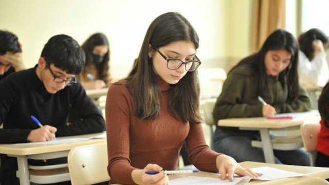 Azərbaycan dili fənni üzrə növbəti test imtahanı keçirildi