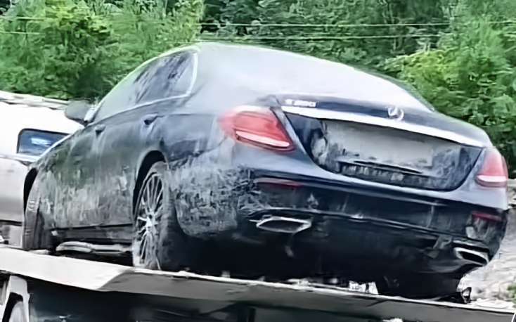 İsmayıllıda sel aparan lüks avtomobil kimindir? - FOTO
