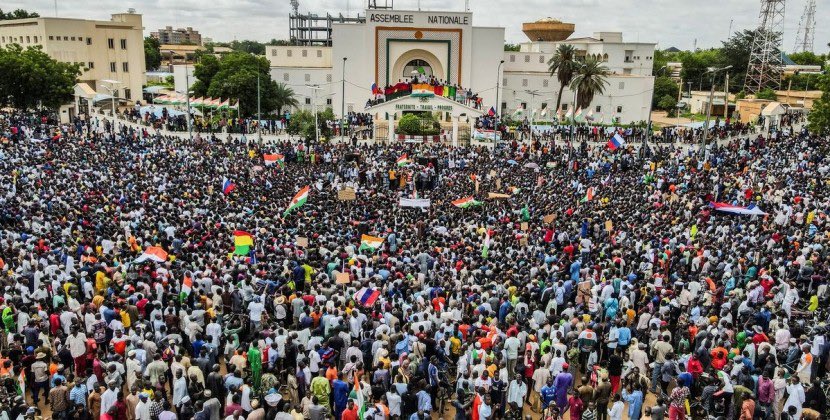 Qərbi Afrika liderləri Nigeriyaya hərbi müdaxiləyə hazırlaşır