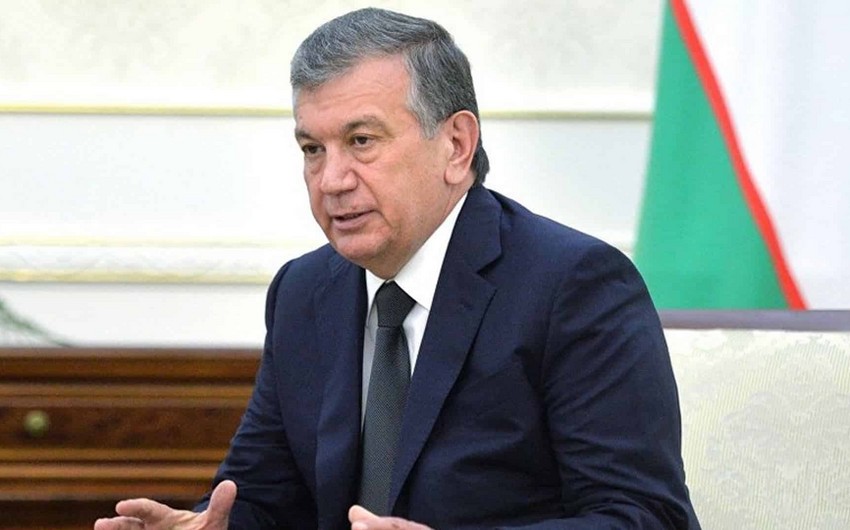 Şavkat Mirziyoyev Heydər Əliyevin məzarını ziyarət etdi