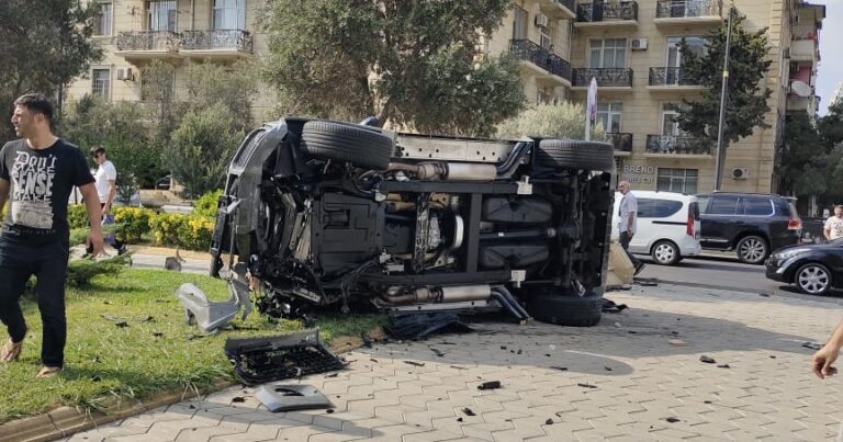 “Galenvagen”nin iştirakı ilə qəza oldu - FOTO / VİDEO