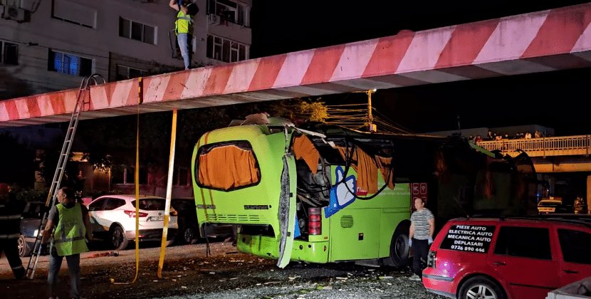 Rumıniyada avtobus qəzaya düşdü - Zərərçəkənlər arasında uşaqlar da var - FOTO 