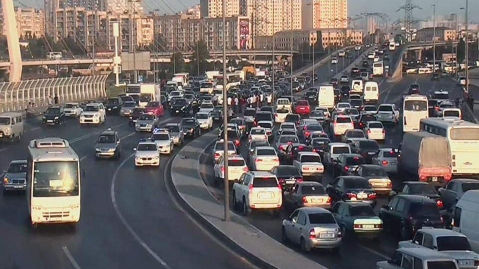 “Bu il daha ciddi tıxaclar olacaq” – Ekspertdən yeni tədris ili ilə bağlı AÇIQLAMA