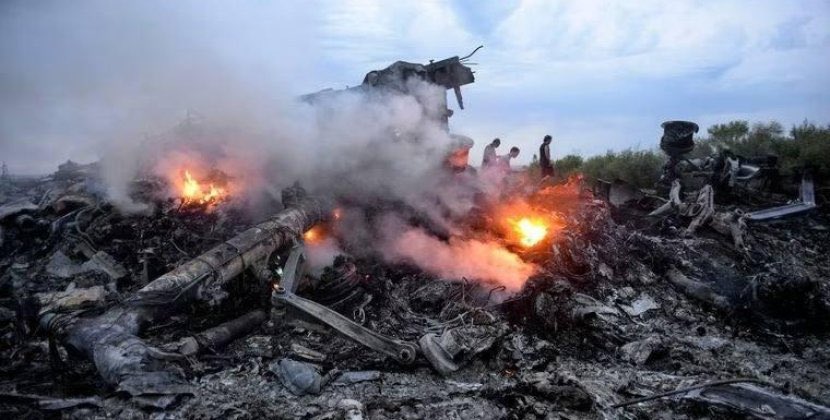 Amsterdamdan vurulmuş “Boeing 777”nin bir parçası Rusiyada satışa çıxarıldı