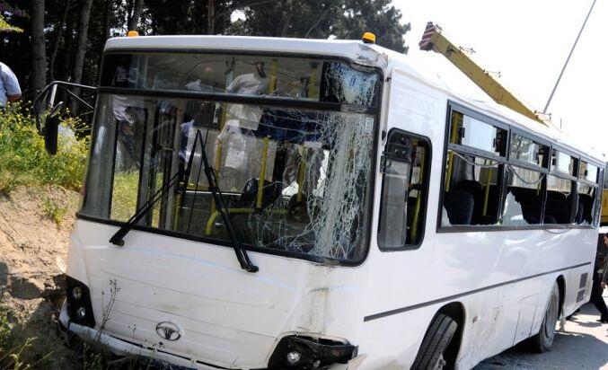 Bakıda marşrut avtobusu ağır qəza törətdi - Ölənlər var