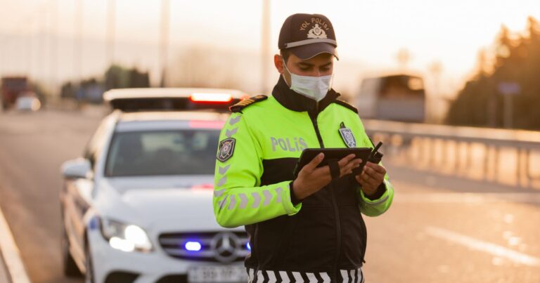 Yol hərəkəti qaydalarını HEÇƏ SAYAN MƏŞHURLAR - Kimin nə qədər cəriməsi var? + FOTO