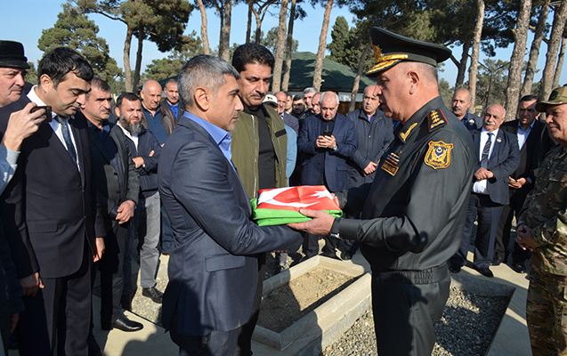 Baş Qərargah rəisi general-mayorun dəfnində - FOTOLAR
