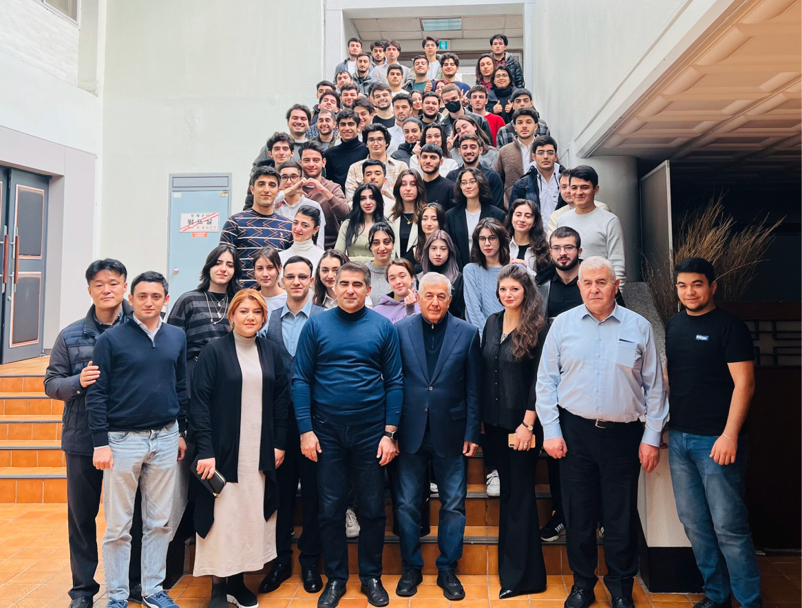 BMU-nun rektoru Koreyada təhsil alan tələbələrlə görüşüb - FOTO