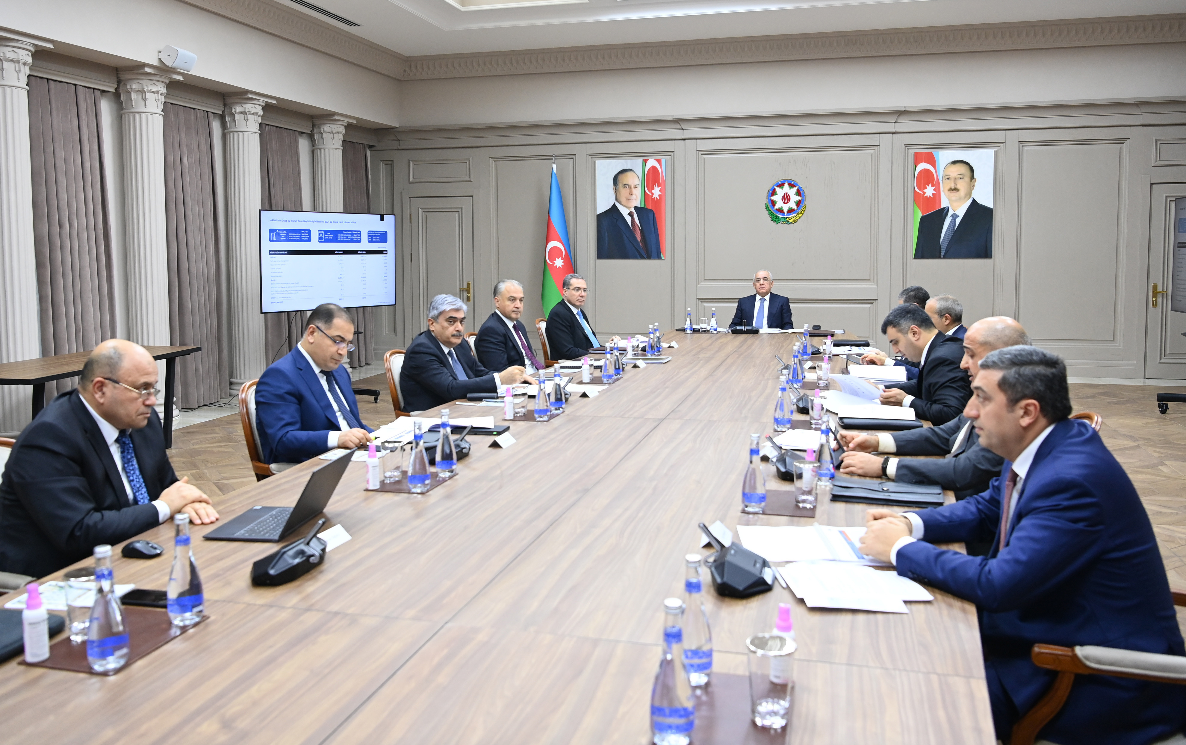 Dövlət Neft Fondunun 2024-cü il üçün büdcə layihəsi Prezidentə təqdim olunacaq - FOTO