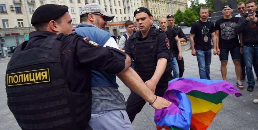 Yeni terapiya üsulu - LGBT üzvləri qaçırılaraq “düşərgələrə” aparılır