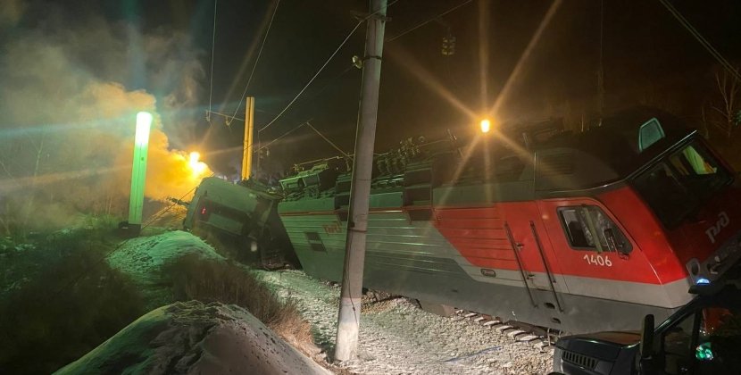 Onlarla vaqon relsdən çıxaraq, aşdı - Son 24 saatda ikinci dəhşətli qəza