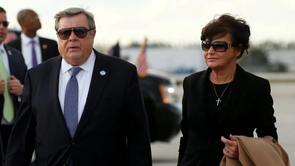 Donald Trampa AĞIR İTKİ